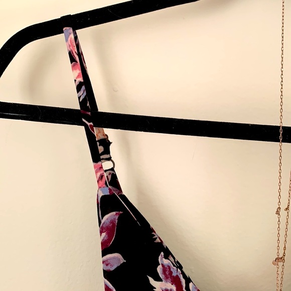 Summery floral Romper - Picture 4 of 8